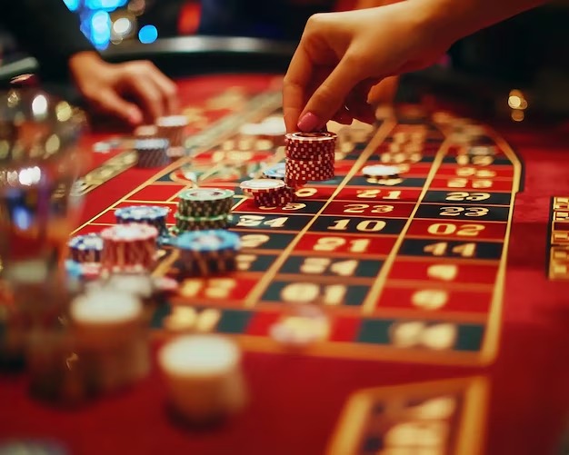 asiktoto slot platform showing live-dealer tables and sportsbook markets
